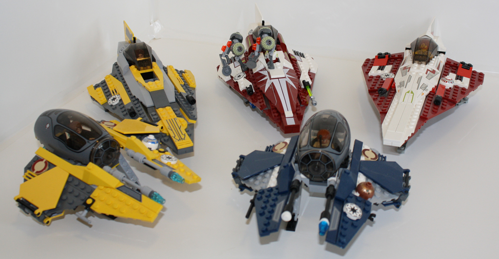Review: 7751 Ahsoka's Starfighter and Vulture Droid - FBTB