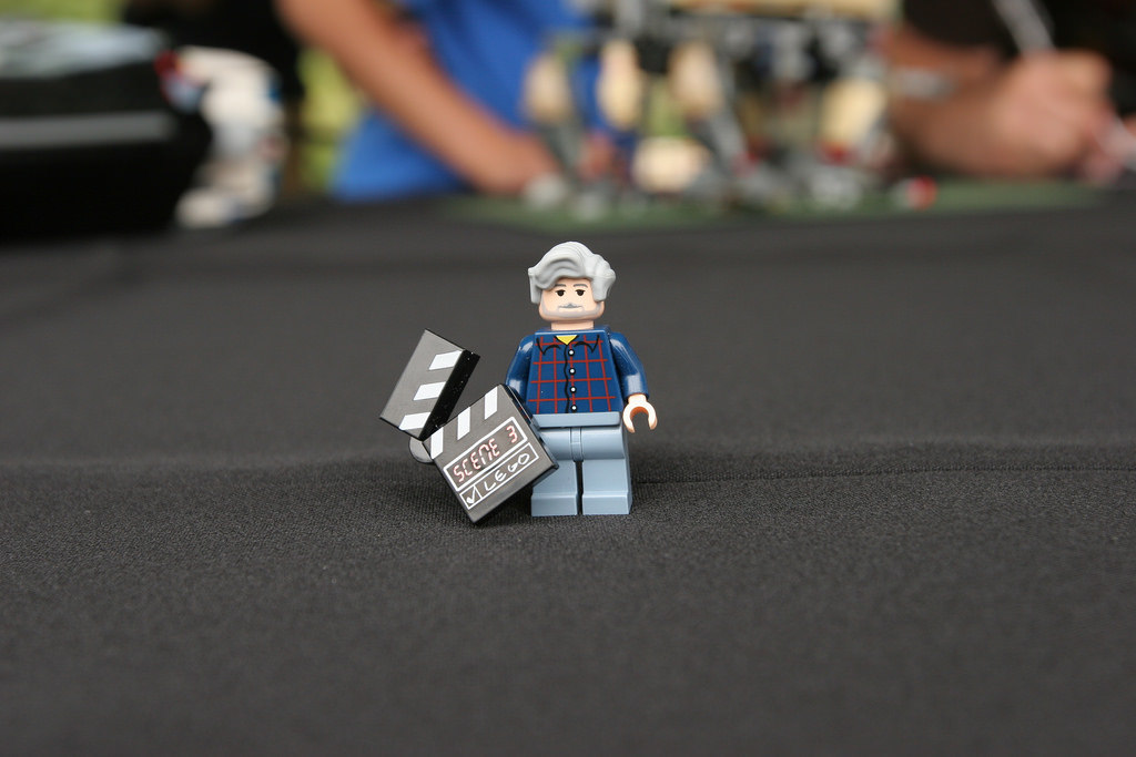 The Minifigures You'll Never Get: George Lucas, R2-KT - FBTB