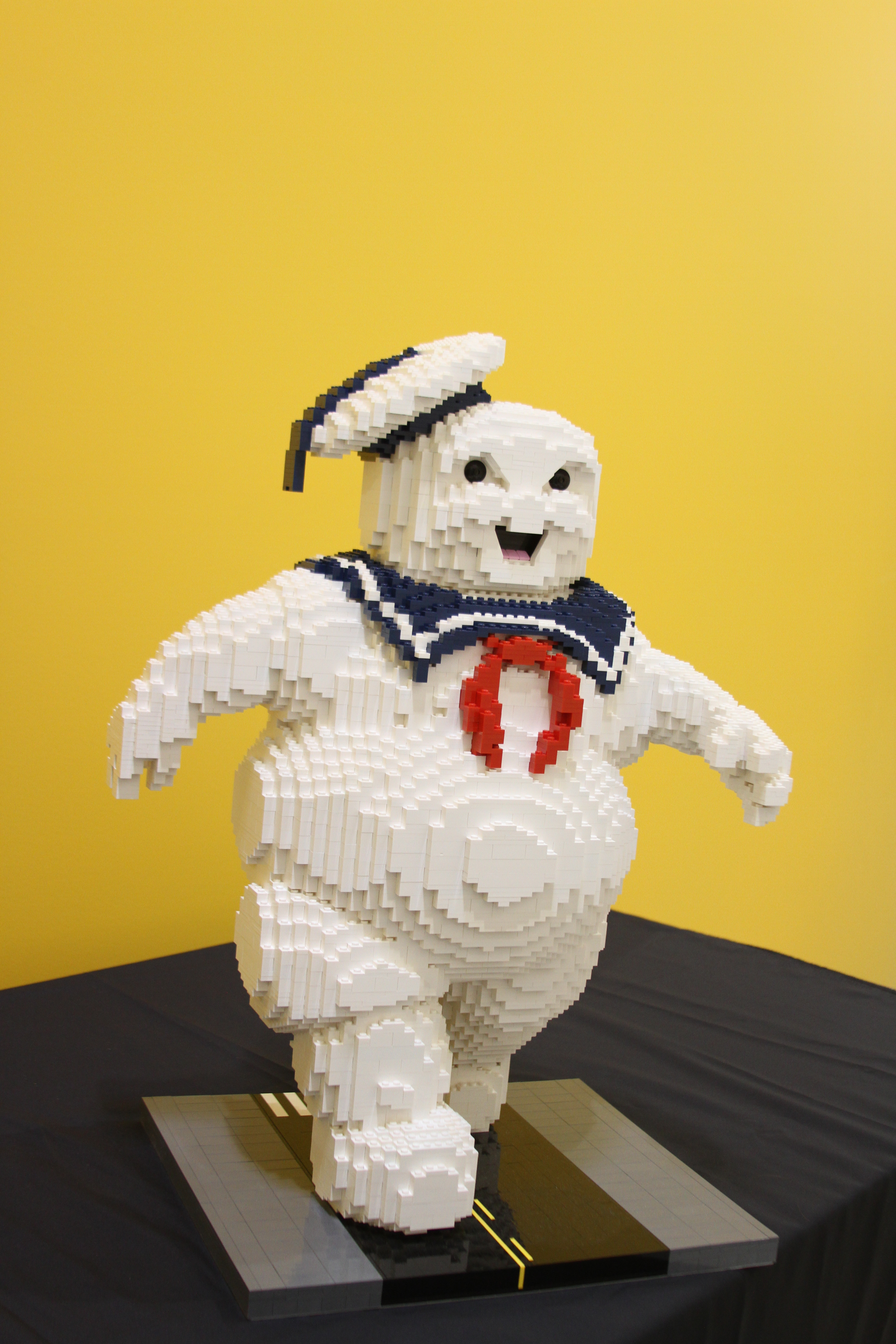 SDCC] LEGO Stay Puft Marshmallow Man Statue to Debut at Comic Con - FBTB