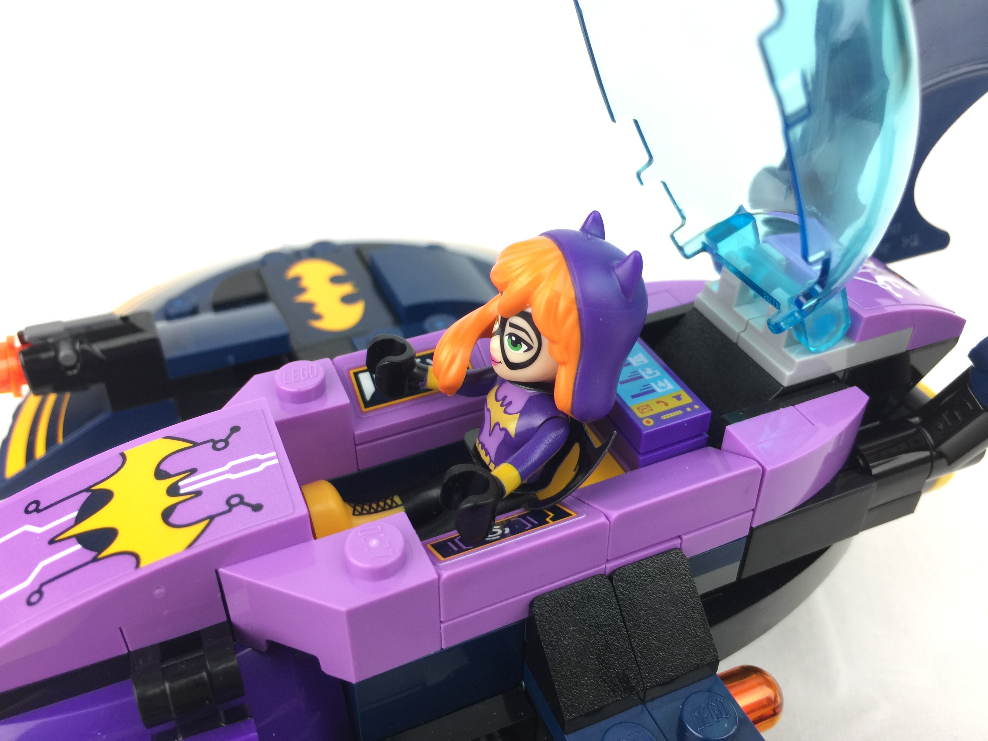 LEGO DC Super Hero Girls Batgirl Batjet Chase 41230