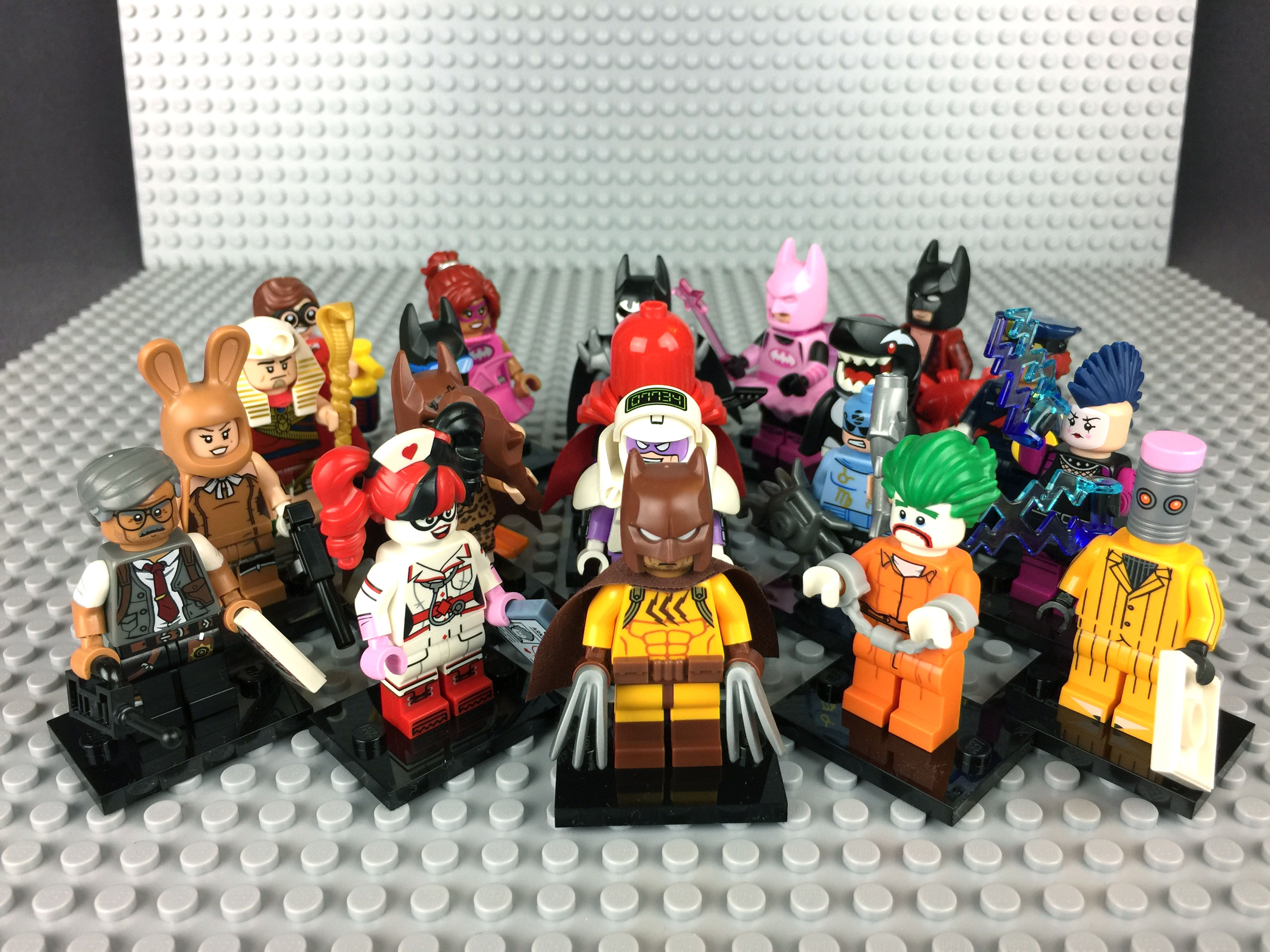 LEGO Minifig Collectible BATMAN MOVIE Series 71017 Vacation Batman