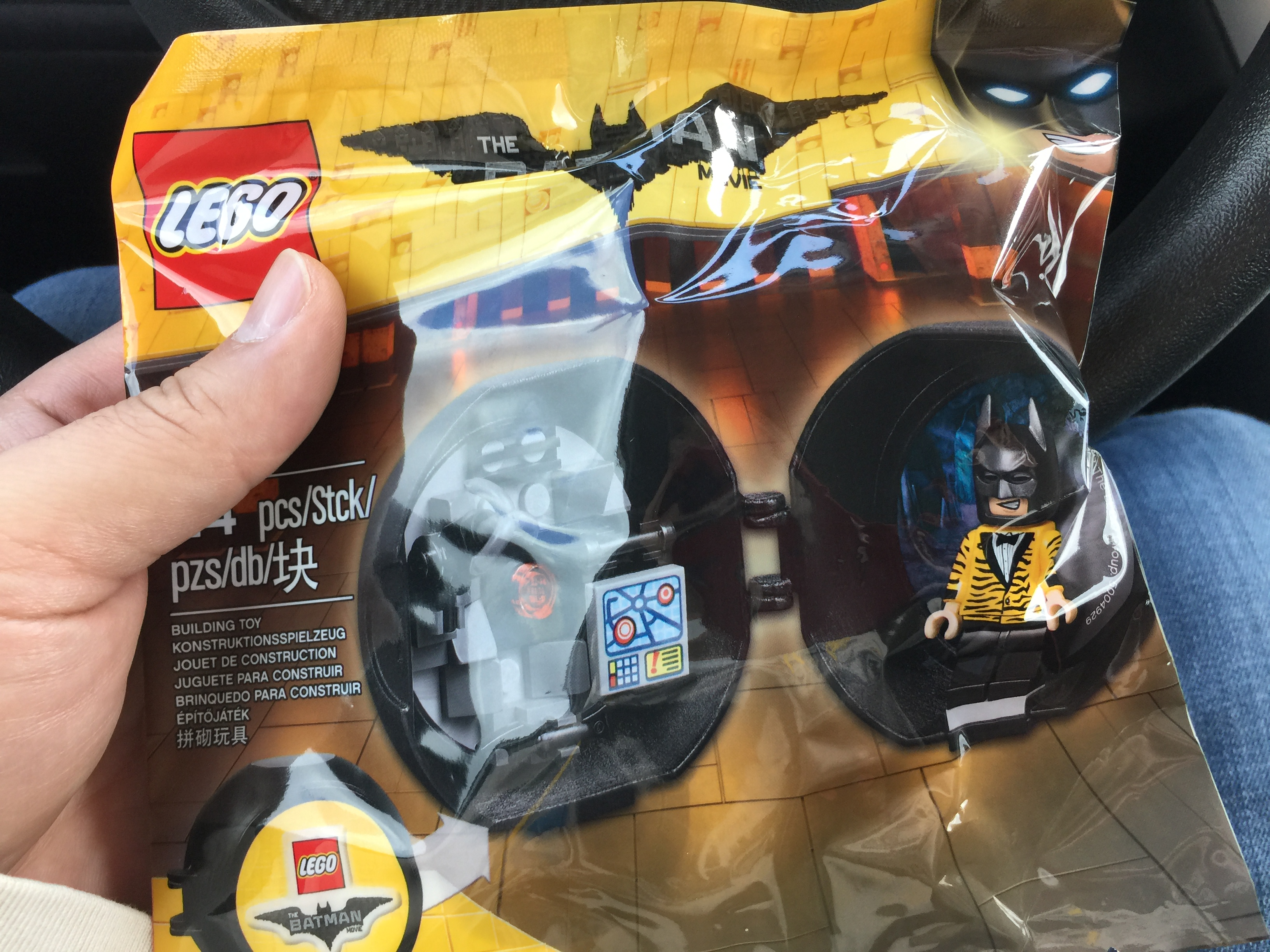 Toys'R'Us Offers LEGO Batman Movie Cave Pod GWP, 20% Discount On TLBM Sets  - FBTB